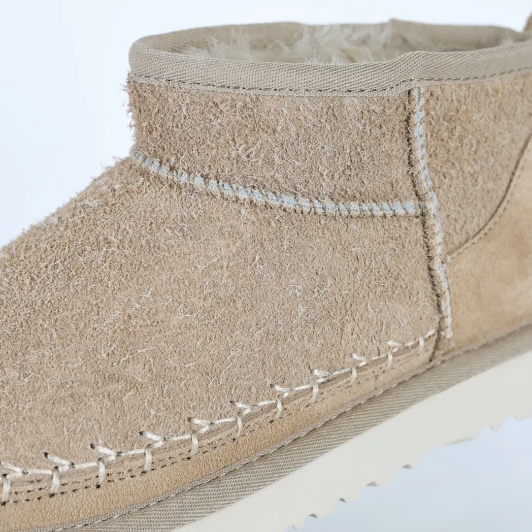 Copywriting price 💰600 The core recommendation is good price. The platform’s foreign trade is exclusively for UGG women’s snow boots 1171538. Produced by the ten-year-old brand shoemaking factory production line. Pay attention to every detail. Longfeng A-grade genuine sheep fur is integrated. It is built in full compliance with the ZP process. Size: 35 36 37 38 39 40